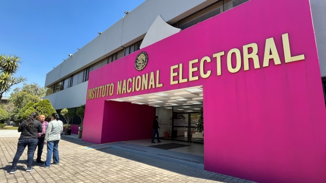 INE celebra suspensión de &#039;mañaneras&#039; de AMLO por veda electoral
