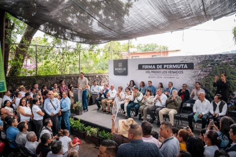 La gobernadora Margarita González Saravia firmó el convenio de permuta entre el gobierno estatal y la empresa Casas Ara, para recuperar el predio “Los Venados”, en Jiutepec. 