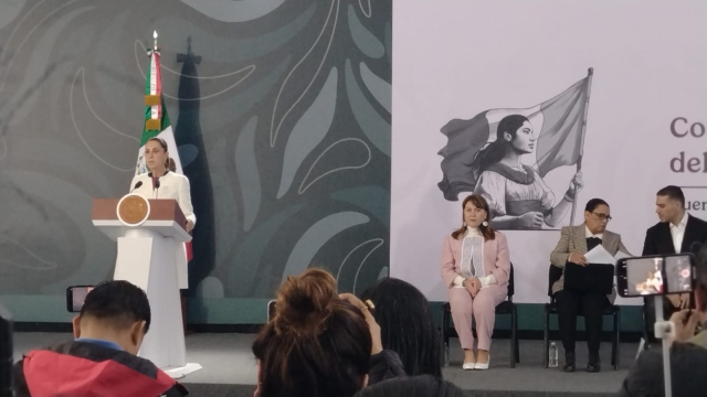 Se lleva a cabo la 'Ma&ntilde;anera del Pueblo' en Cuernavaca, con sede en la 24&ordf; Zona Militar