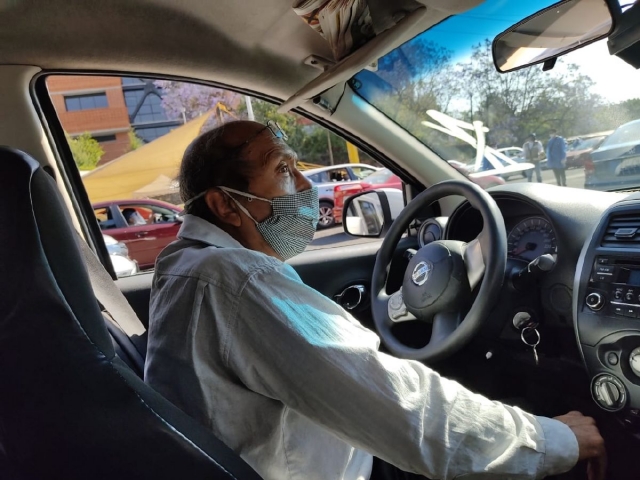 Jesús es un taxista con suerte. 