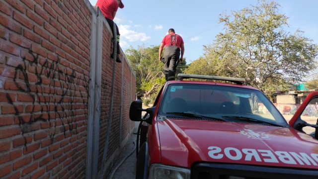 Sofocan Bomberos Cuernavaca incendio en secundaria en Ciudad Chapultepec