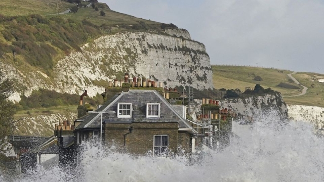 Tormenta Ciarán deja al menos 15 muertos en Europa