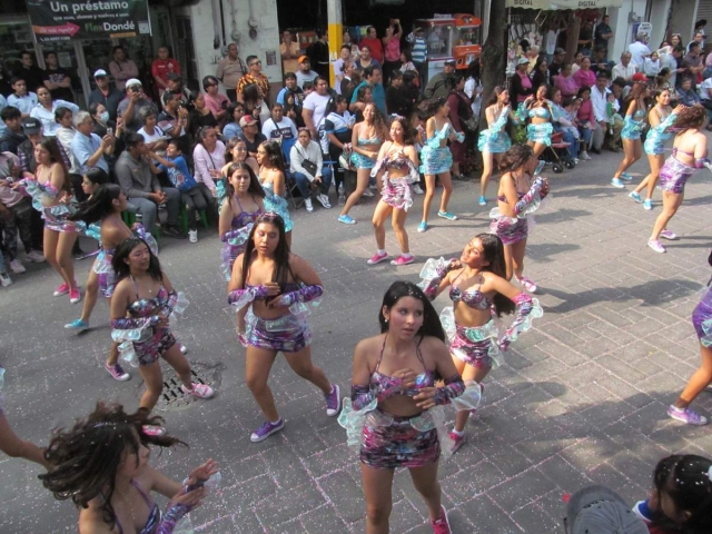 La conmemoración cada vez más se aparta del origen y tiende a las prácticas deportivas, gimnásticas y artísticas.