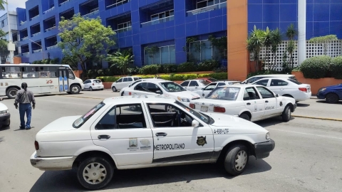 Taxistas anuncian bloqueos, mañana en Cuernavaca
