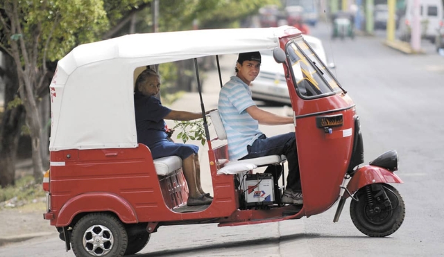 Mototaxistas de Coatetelco se reúsan a pagar el registro