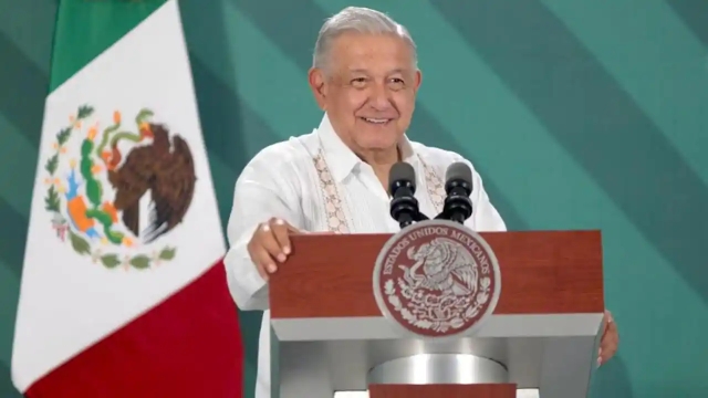 AMLO firma acuerdo para llevar internet gratis a escuelas, hospitales y lugares públicos de todo México