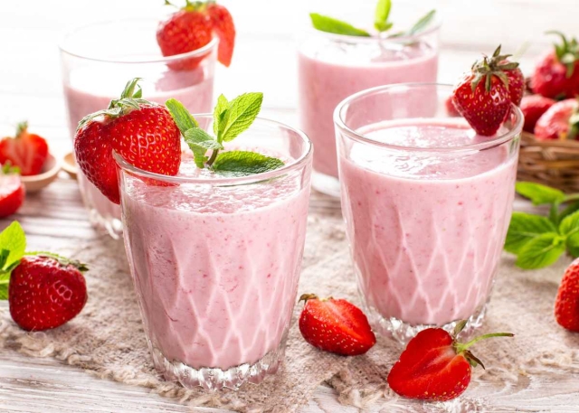 Lassi de fresa: Una explosión de sabor y bienestar saludable