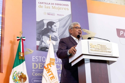 Listo, decreto sobre carrera de maestros  