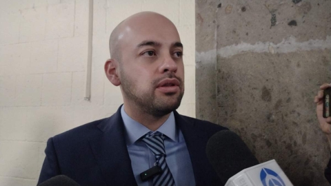 Las mesas de trabajo con representantes de transportistas continuar&aacute;n para discutir la nueva normatividad, inform&oacute; el secretario de Gobierno. 