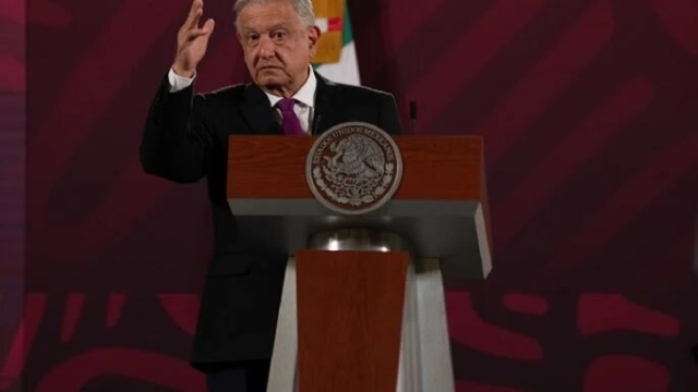 AMLO garantiza entrega puntual de libros de texto