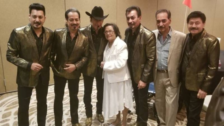 Tigres del Norte: Les dicen que su mamá murió en pleno concierto