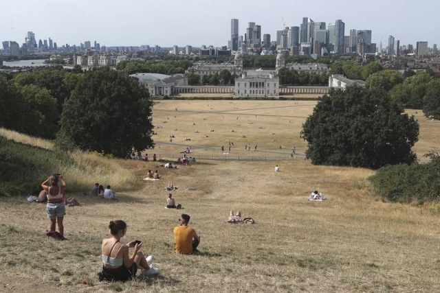 Calor ‘abrasa’ a Reino Unido: activa por primera vez alerta roja por altas temperaturas