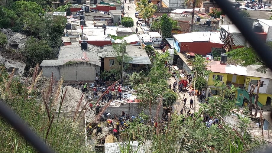 Derrumbe en la colonia Los Pilares