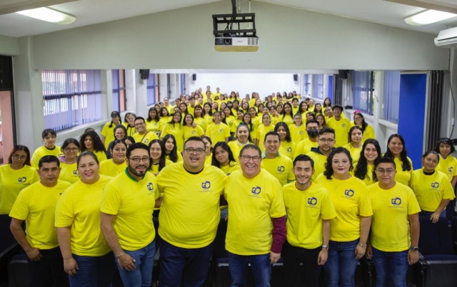 Encabeza Víctor Mercado el inicio del ciclo escolar de la Facultad de Comunicación Humana