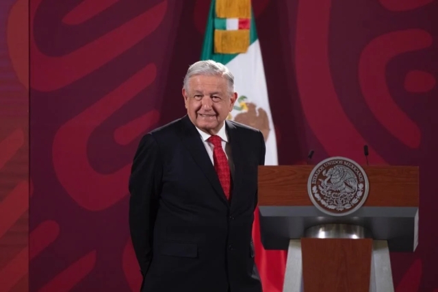 AMLO frena revisión de autos: “No vamos a estar bolseando a la gente”