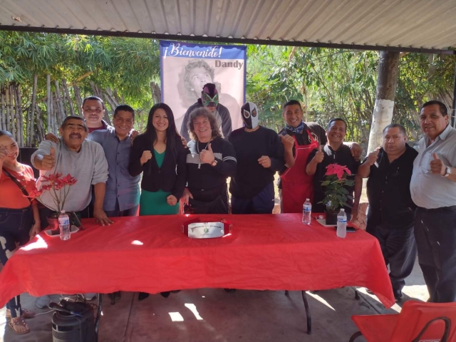 El Dandy y Zaratustra manifestaron sentirse contentos por el recibimiento y cobijo que la afición y el gremio de la lucha libre de la entidad les han brindado.  