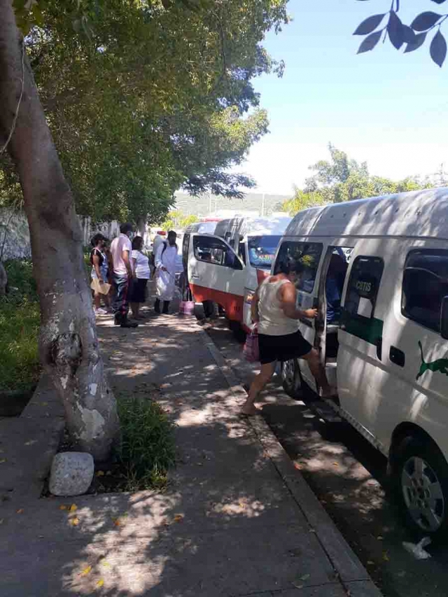 Continúan labores de desinfección de unidades del transporte público