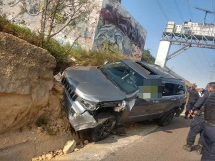 La camioneta en la que viajaba el actor, quedó impactada en el lugar de los hechos.