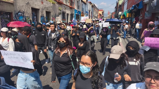 Con marcha, estudiantes reclaman justicia para Kimberly Joselin y seguridad para la comunidad universitaria