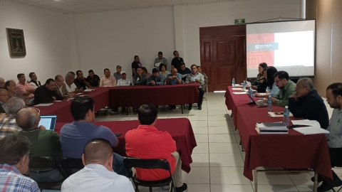 Se reúne titular de Movilidad y Transporte con líderes transportistas de &#039;rutas&#039; y taxis