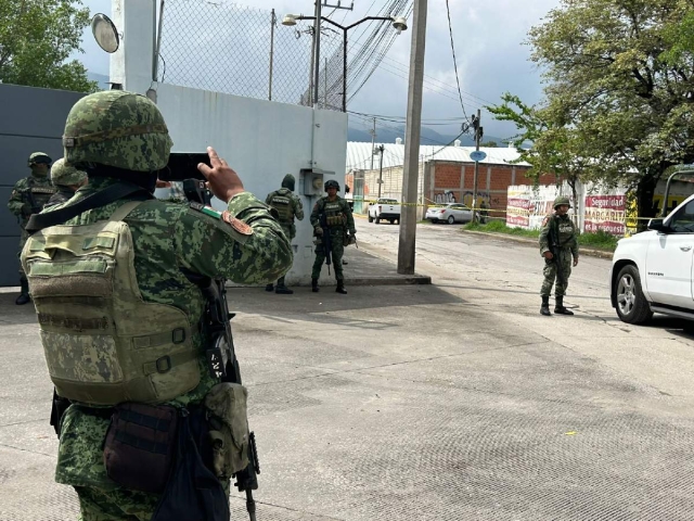 Personal militar resguardó la zona.