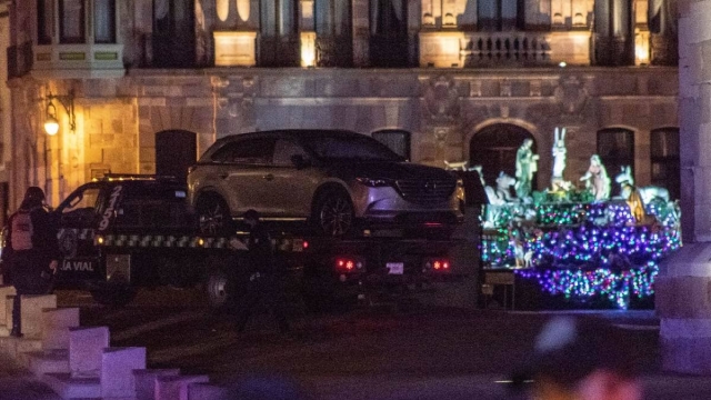 Abandonan camioneta con cuerpos en Zacatecas. 