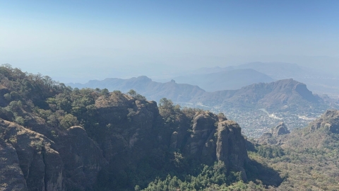 100% de control y 70% de liquidación del incendio forestal en Tepoztlán: Mando Unificado