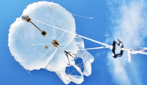 Tecnología aérea alternativa: cómo Ucrania usa globos para reforzar el control de sus drones