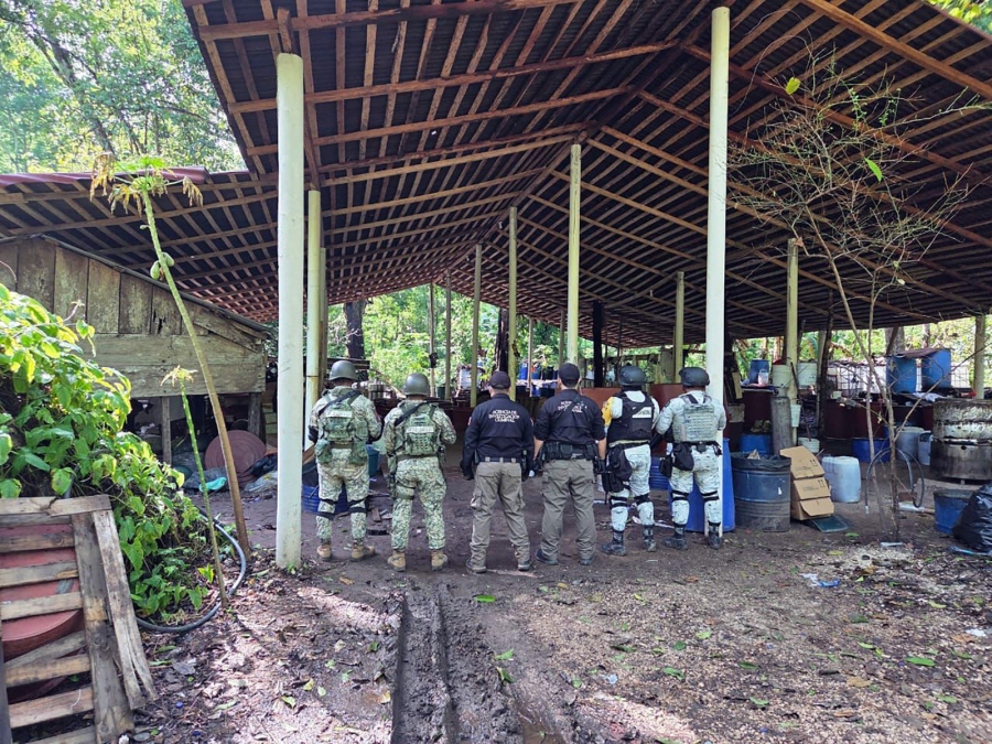 FGR decomisa 900 kilos de metanfetamina en operativo en Palenque, Chiapas