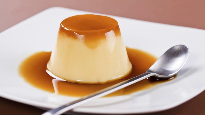 Refrescante y saludable: Prepara delicioso flan de queso crema sin horno