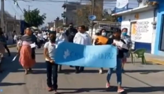 En la caminata participaron fautoridades y habitantes del municipio.