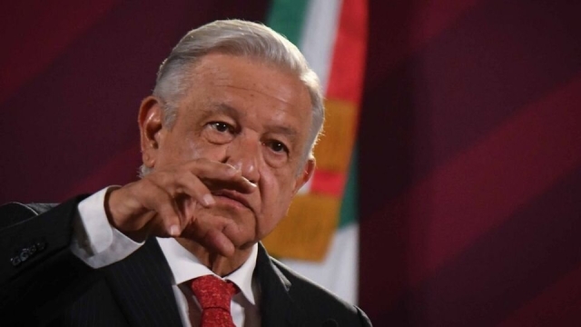 AMLO pide a su sucesor seguir construyendo trenes de pasajeros