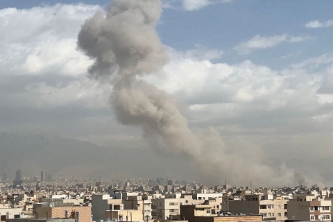 Estados Unidos e Israel lanzan ofensiva masiva contra Ir&aacute;n