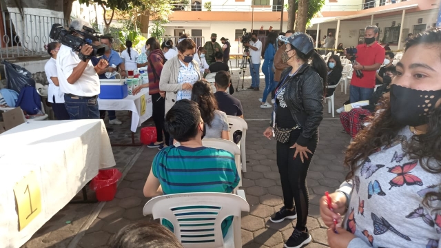 Vacunación contra covid-19 en el ayuntamiento capitalino, para jóvenes de 15 a 17 años