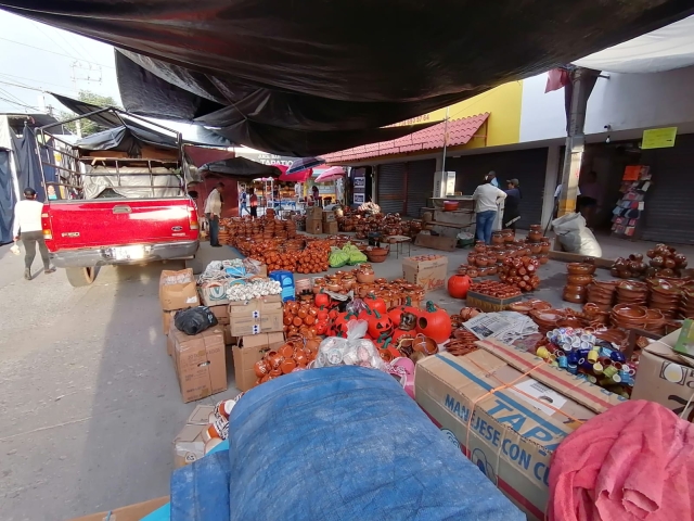 Instalan tianguis tradicional de Día de Muertos en Jojutla