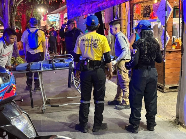 La agresión causó temor entre decenas de ciudadanos que se encontraban en la zona.