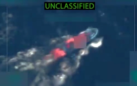 EU ataca embarcaciones de narcotráfico; México coordina rescate de sobreviviente