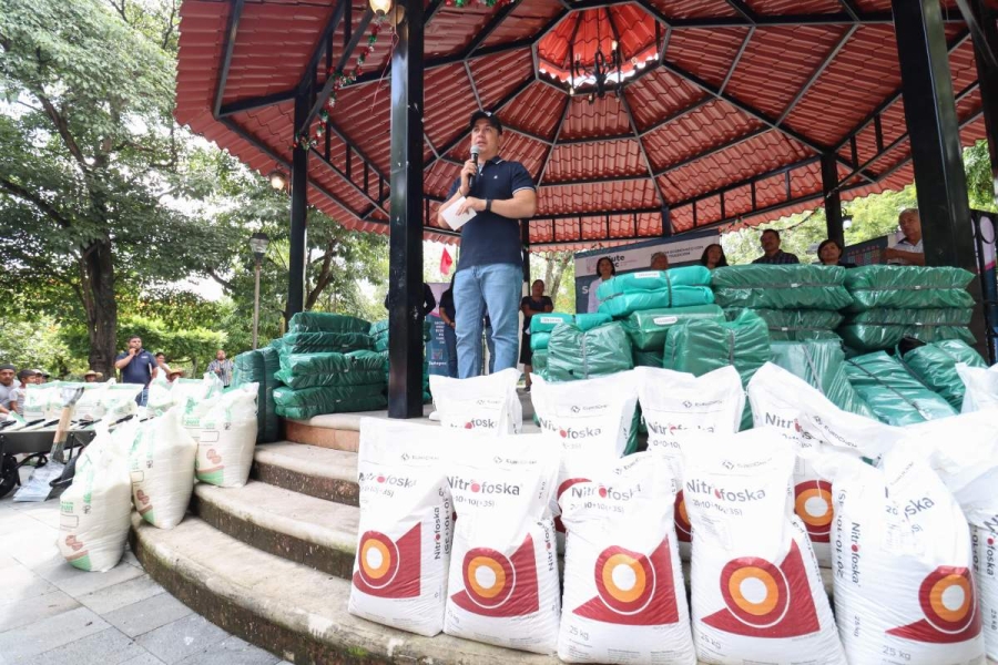 Impulsa Éder Rodríguez producción ornamental en Jiutepec
