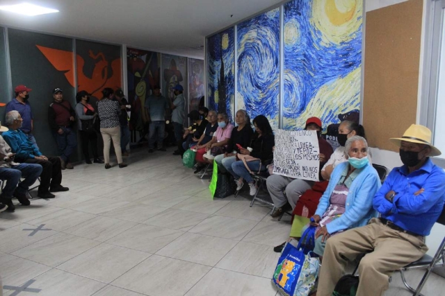 Los manifestantes obligaron a diputados a atender sus reclamos