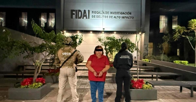 Mar&iacute;a Elena &ldquo;N&rdquo;, de 62 a&ntilde;os, fue detenida en el Cereso de Atlacholoaya tras intentar introducir dos tel&eacute;fonos celulares a dicho centro penitenciario, informaron las autoridades de la Mesa de Coordinaci&oacute;n Estatal para la Construcci&oacute;n de Paz.   