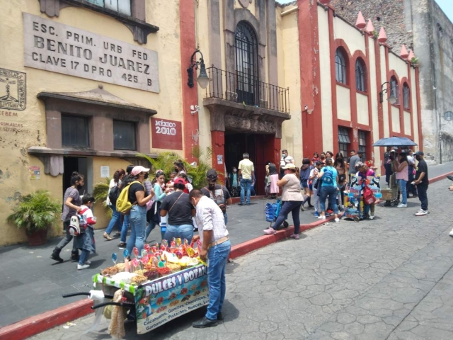 Buscan garantizar la higiene en todos los planteles.