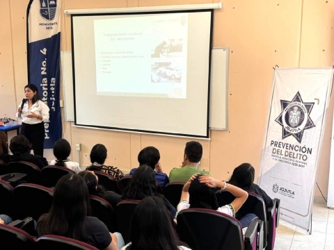 La plática ofrecida tuvo como objeto sensibilizar a los estudiantes acerca de los riesgos y consecuencias de conductas delictivas.