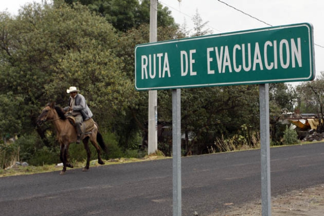 Supervisarán estado de las rutas de evacuación del volcán