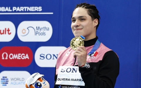 Osmar Olvera gana medalla de oro en Mundial de Clavados 2025