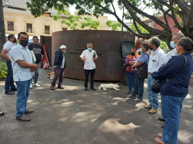 Extrabajadores del área de Vectores amagan con plantón