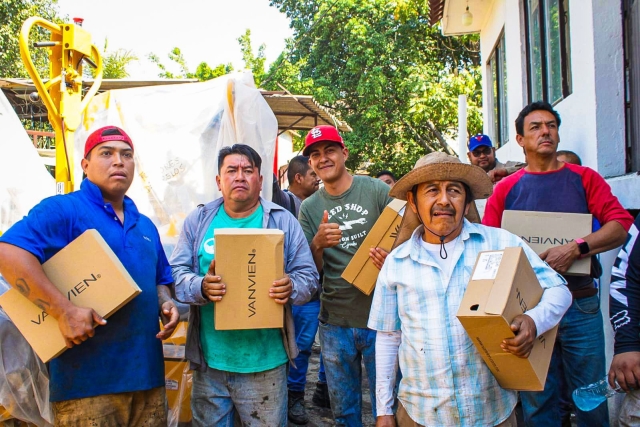 Refuerza gobierno municipal seguridad y bienestar de trabajadores operativos con entrega de nuevo equipamiento