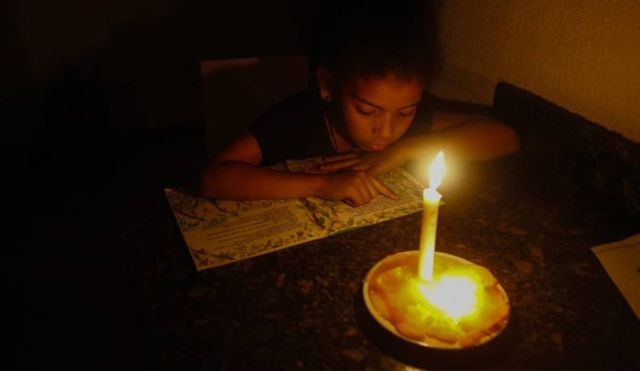 Lluvia y vientos dejaron sin energía eléctrica a municipios del surponiente