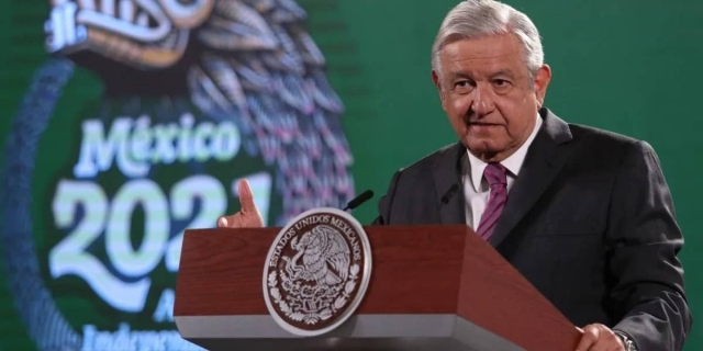 AMLO niega que haya candidato definido para 2024.