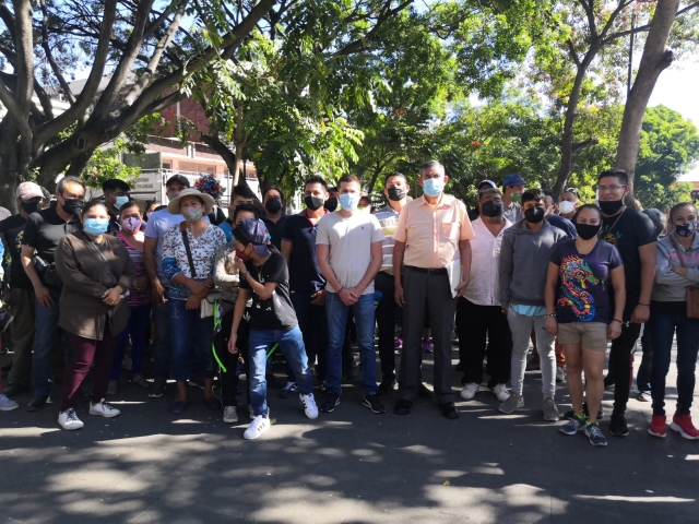 Vecinos exigen reparar socavón y muro en la avenida Estado de Puebla