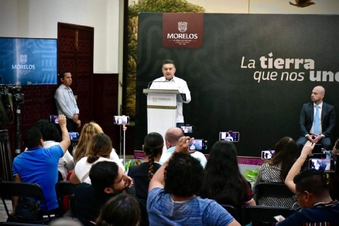 Miguel &Aacute;ngel Urrutia tambi&eacute;n inform&oacute; que la SSPC tiene identificada a una banda dedicada al asalto con violencia a clientes de plazas comerciales. 